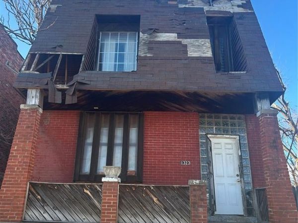 1323 N Taylor Avenue, St Louis, MO 63113