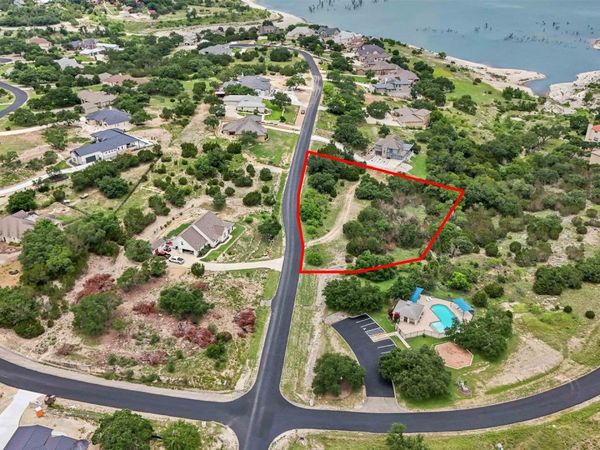 378 Oak Shores Dr, Canyon Lake, TX 78133