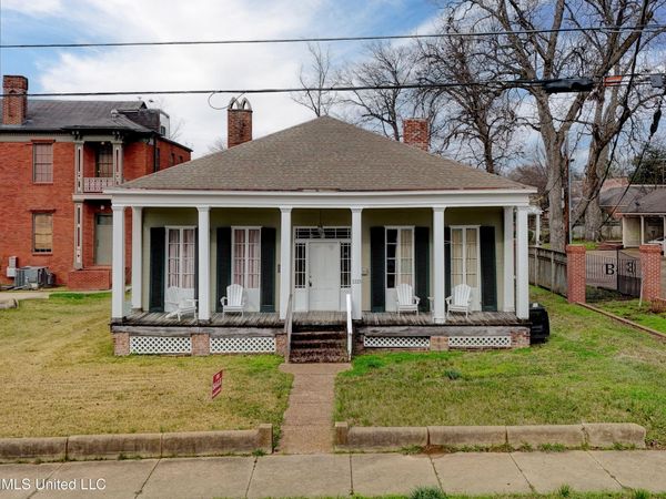 1115 Grove Street, Vicksburg, MS 39183