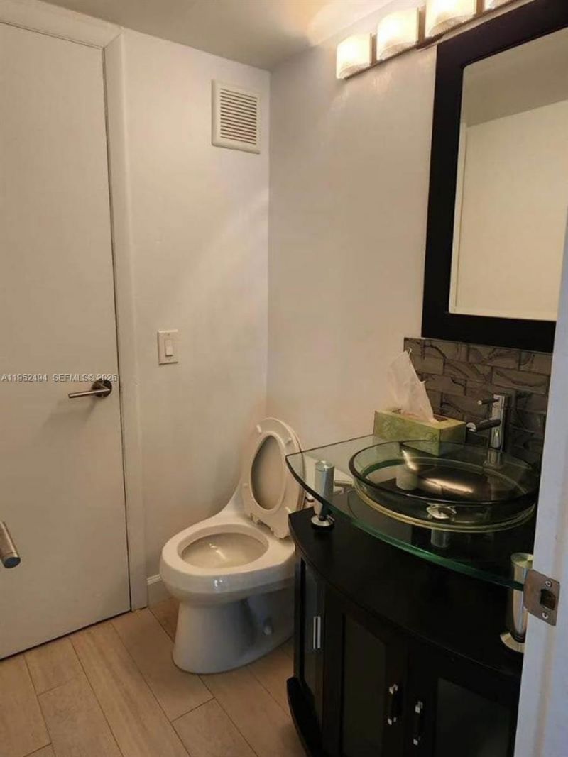 201 178th Dr, Unit 231, Sunny Isles Beach, FL 33160 Photo