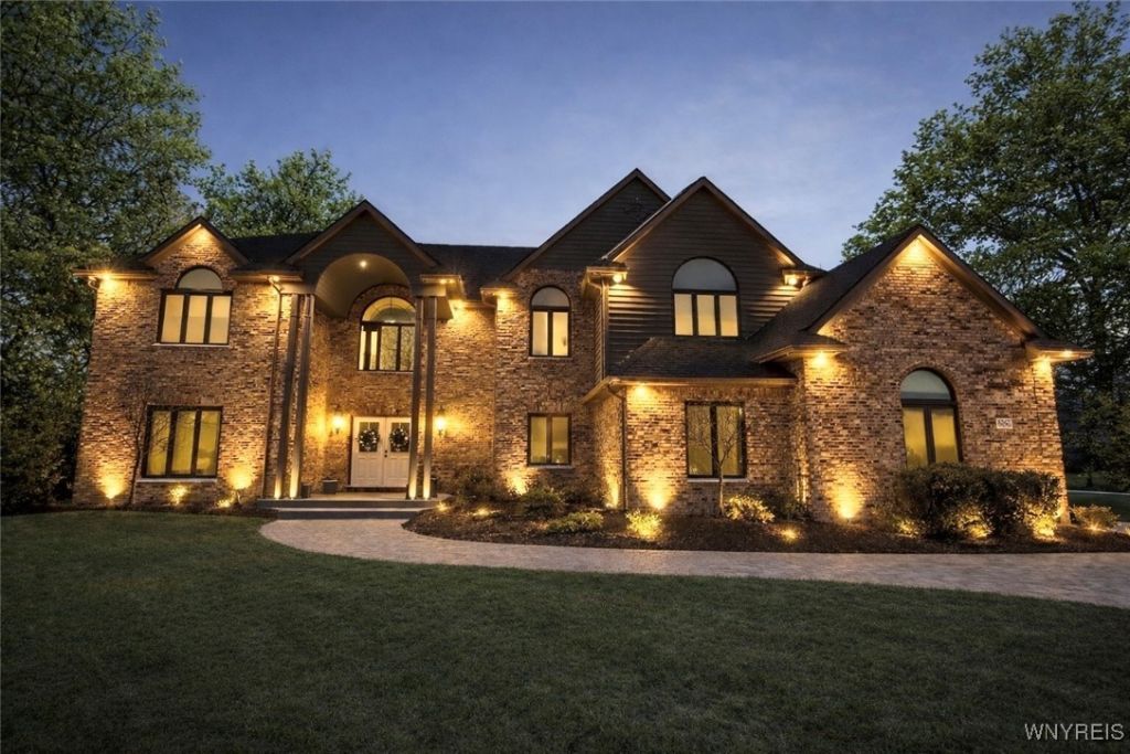 8261 Walnut Creek Lane, East Amherst, NY 14051 Main Photo