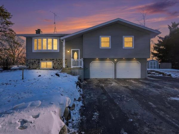 2817 Spring Hill Drive, Stoughton, WI 53589