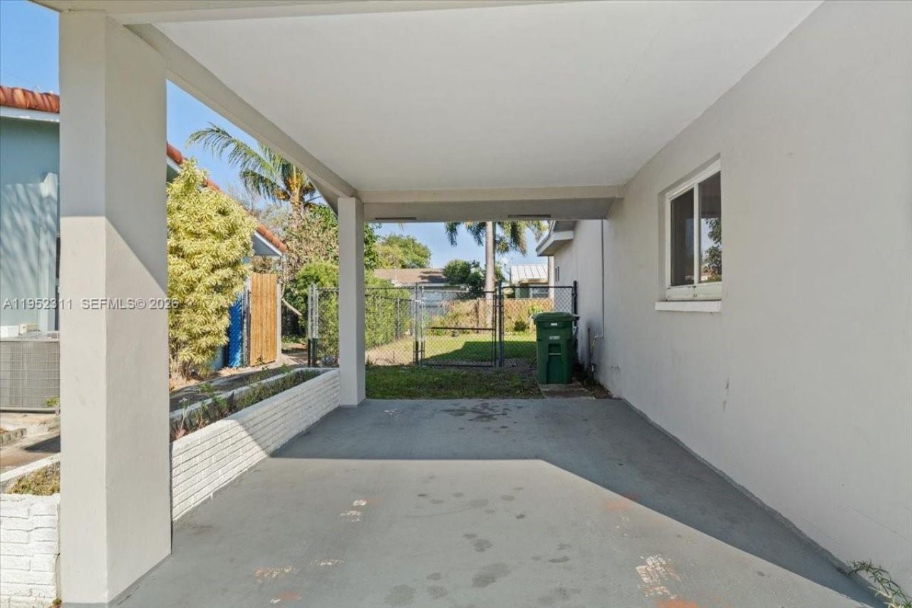 5402 NW 25th Ter, Tamarac, FL 33309 Photo