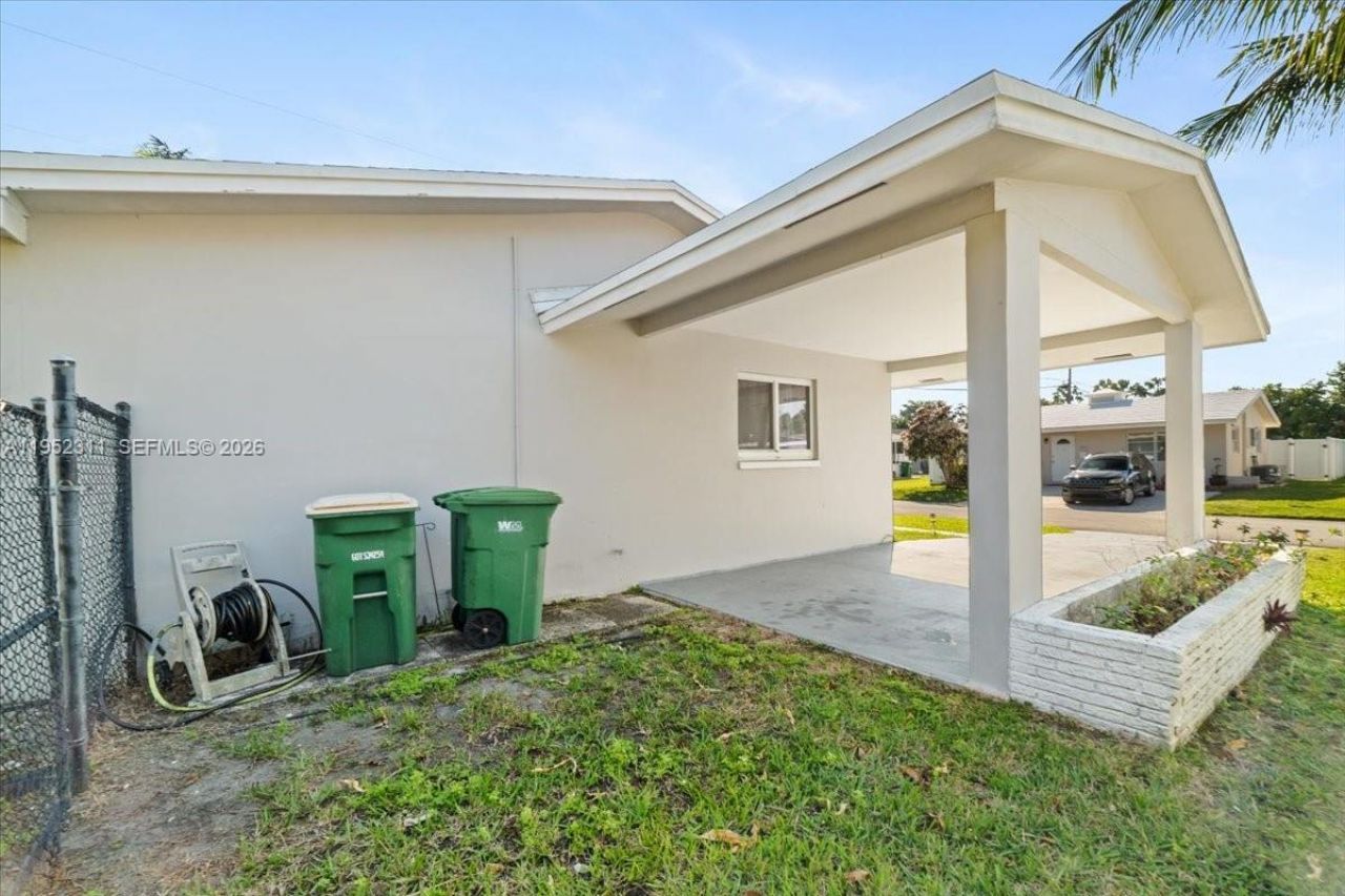 5402 NW 25th Ter, Tamarac, FL 33309 Photo