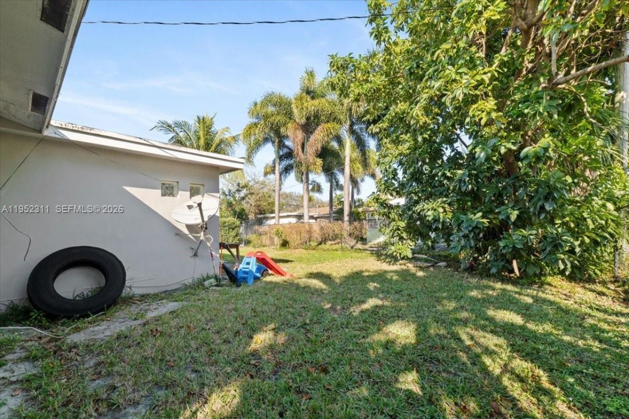 5402 NW 25th Ter, Tamarac, FL 33309 Photo