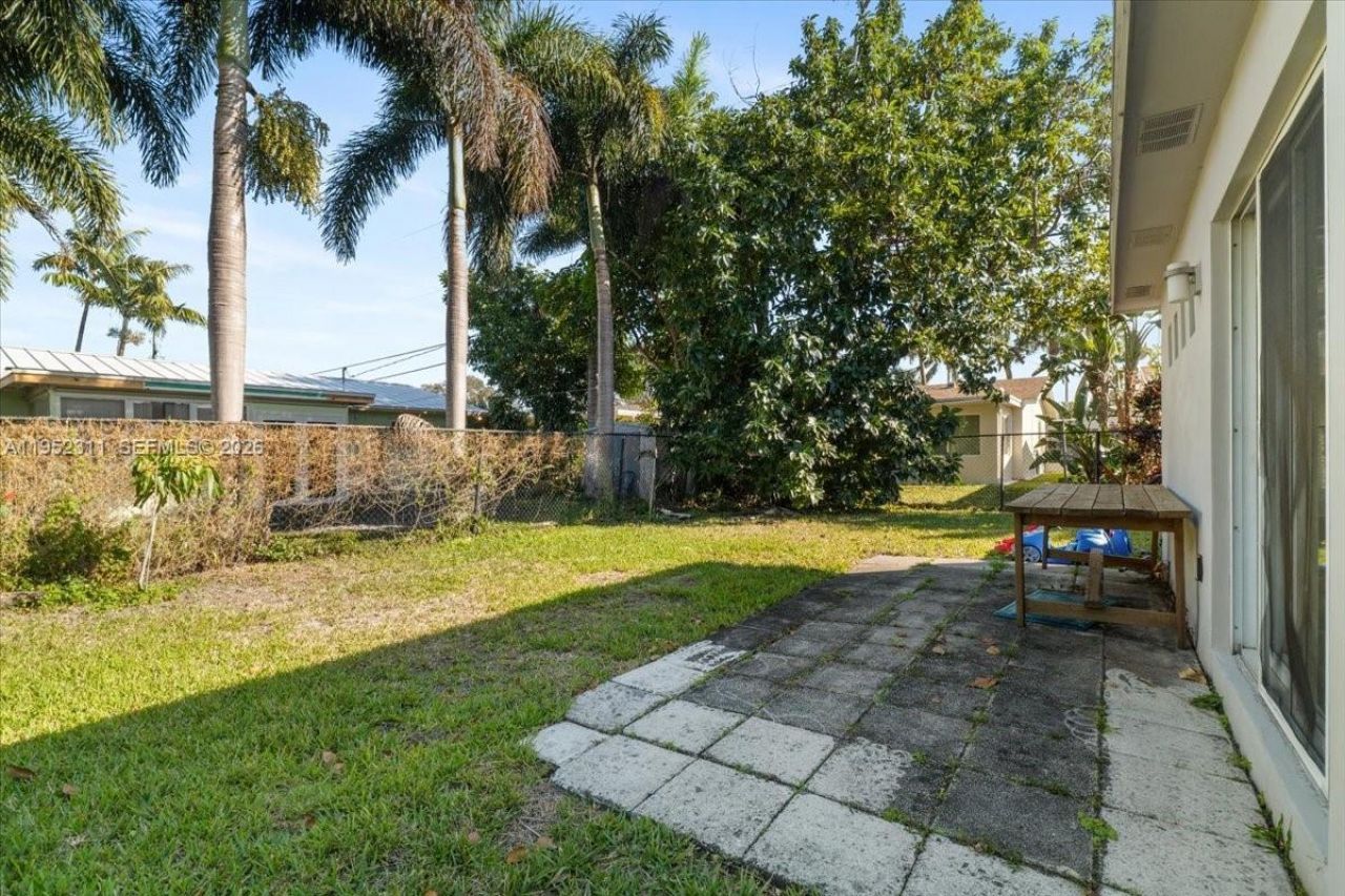 5402 NW 25th Ter, Tamarac, FL 33309 Photo