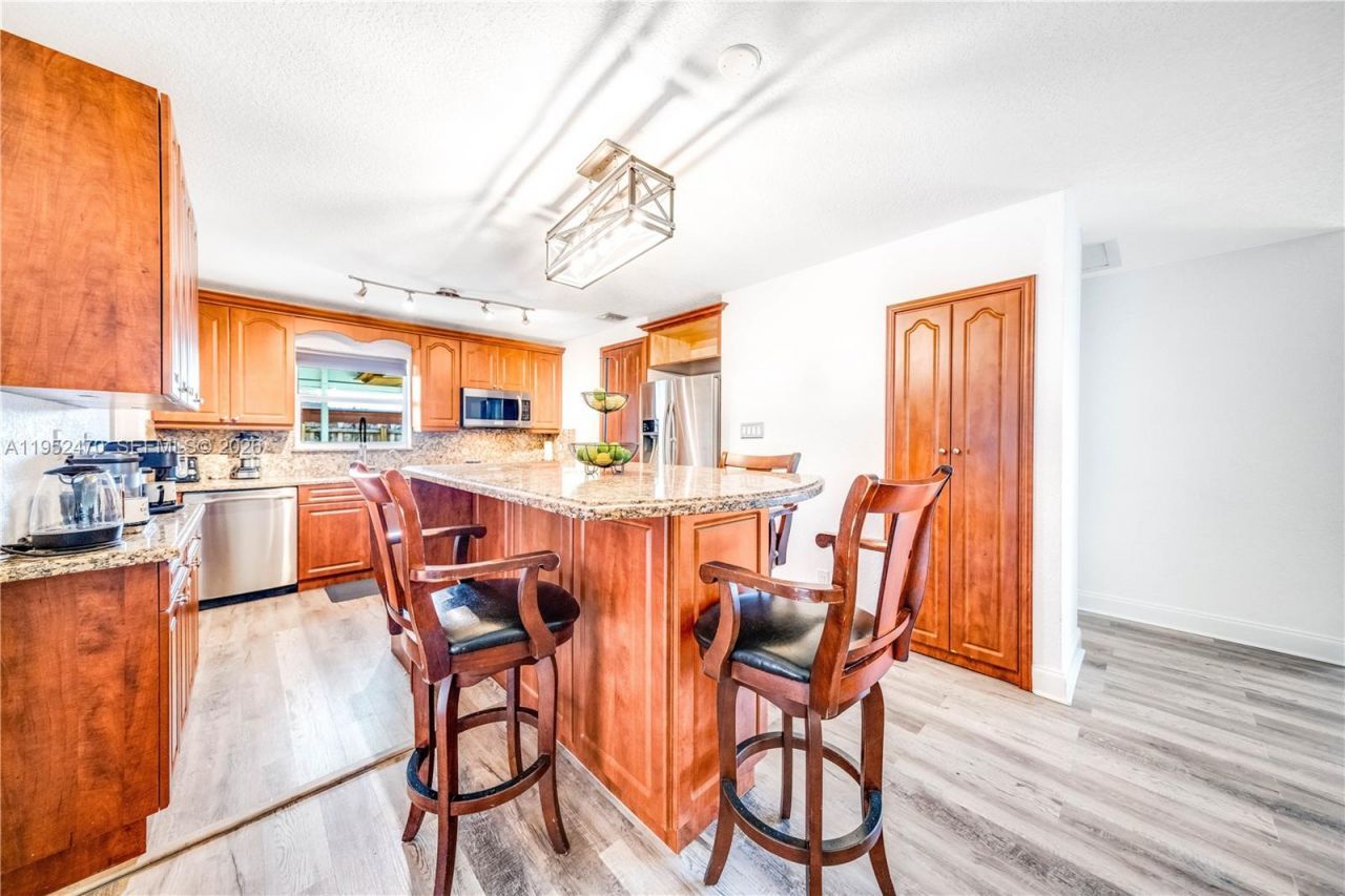 1230 NE 23rd Ct, Pompano Beach, FL 33064 Photo