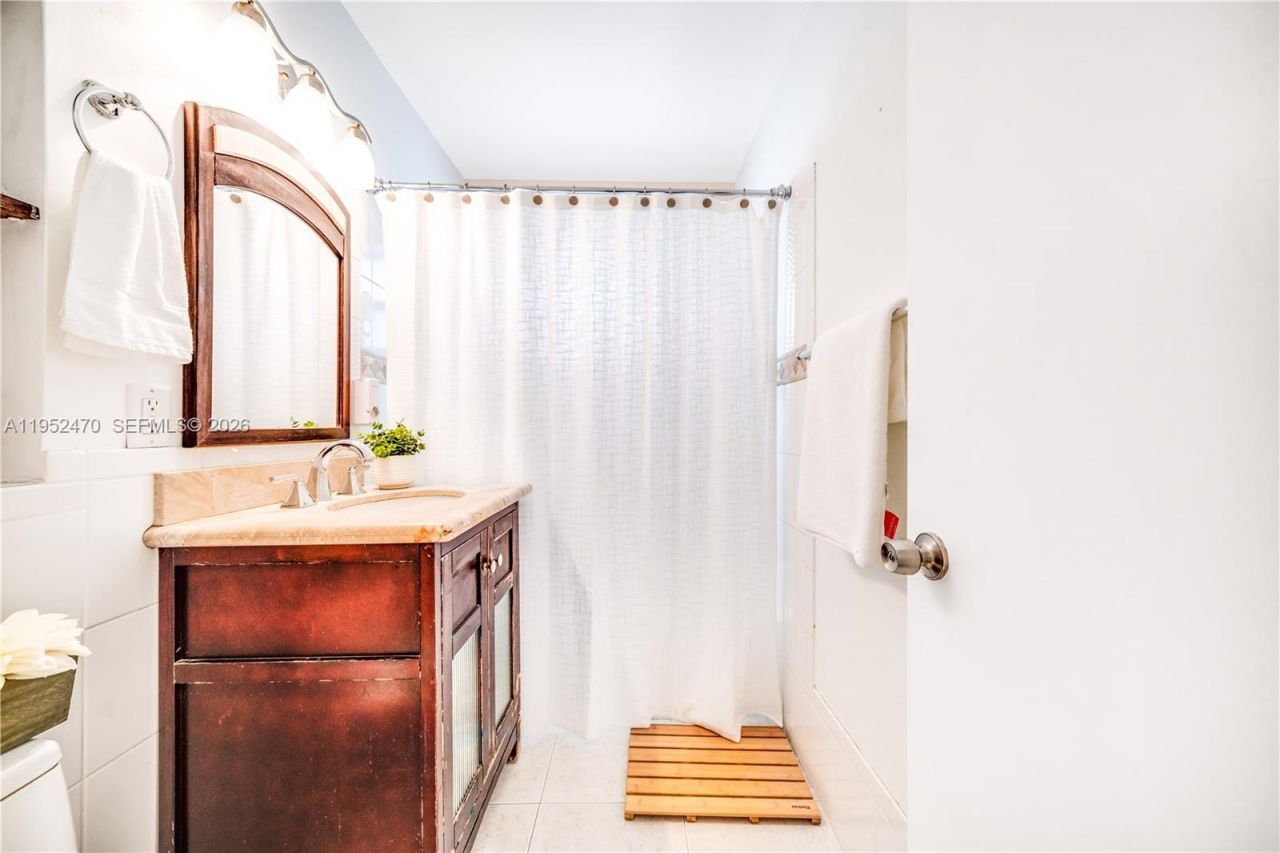 1230 NE 23rd Ct, Pompano Beach, FL 33064 Photo