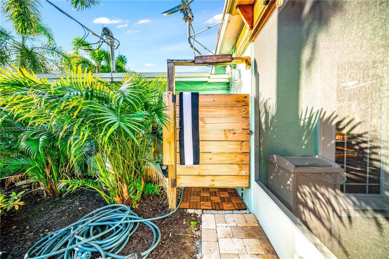 1230 NE 23rd Ct, Pompano Beach, FL 33064 Photo