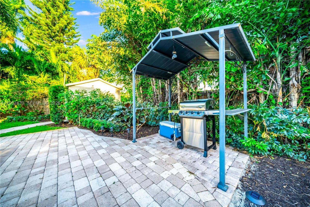 1230 NE 23rd Ct, Pompano Beach, FL 33064 Photo