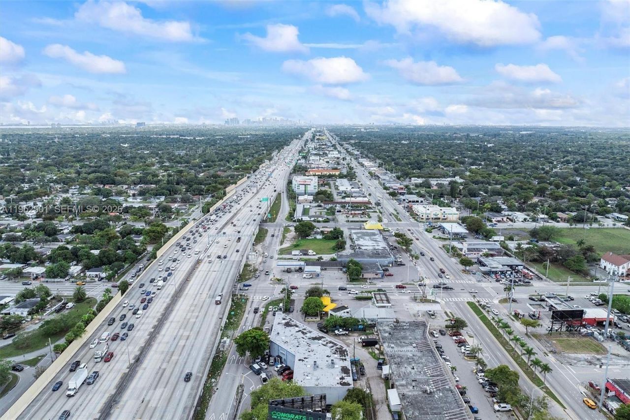 660 NW 137th St , North Miami, FL 33168 Photo