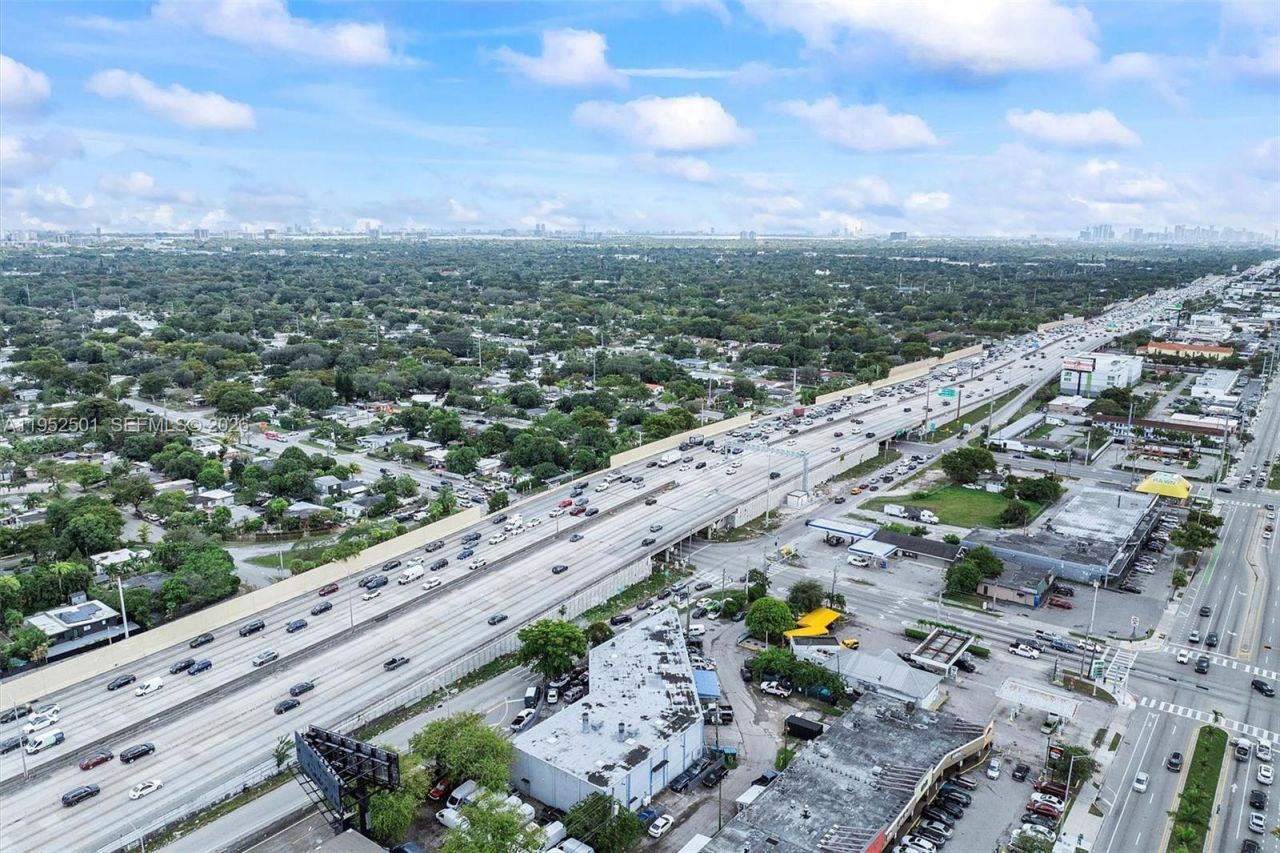 660 NW 137th St , North Miami, FL 33168 Photo