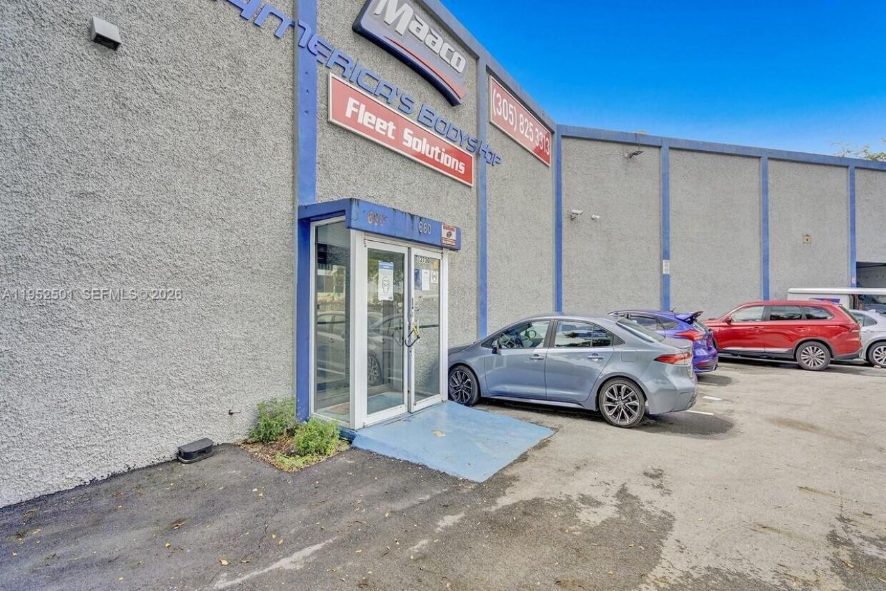 660 NW 137th St , North Miami, FL 33168 Photo