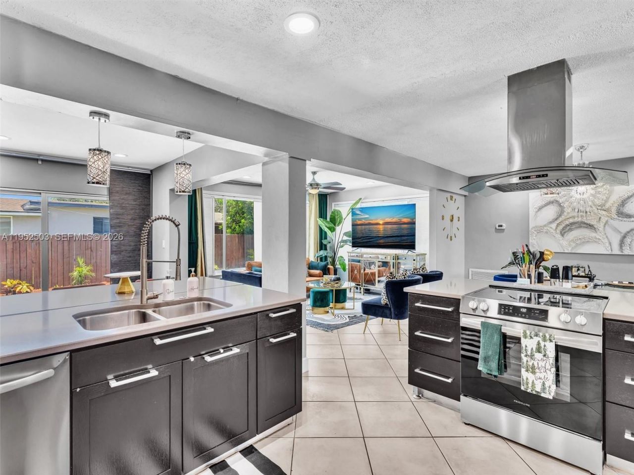 8581 NW 15th Ct, Pembroke Pines, FL 33024 Photo