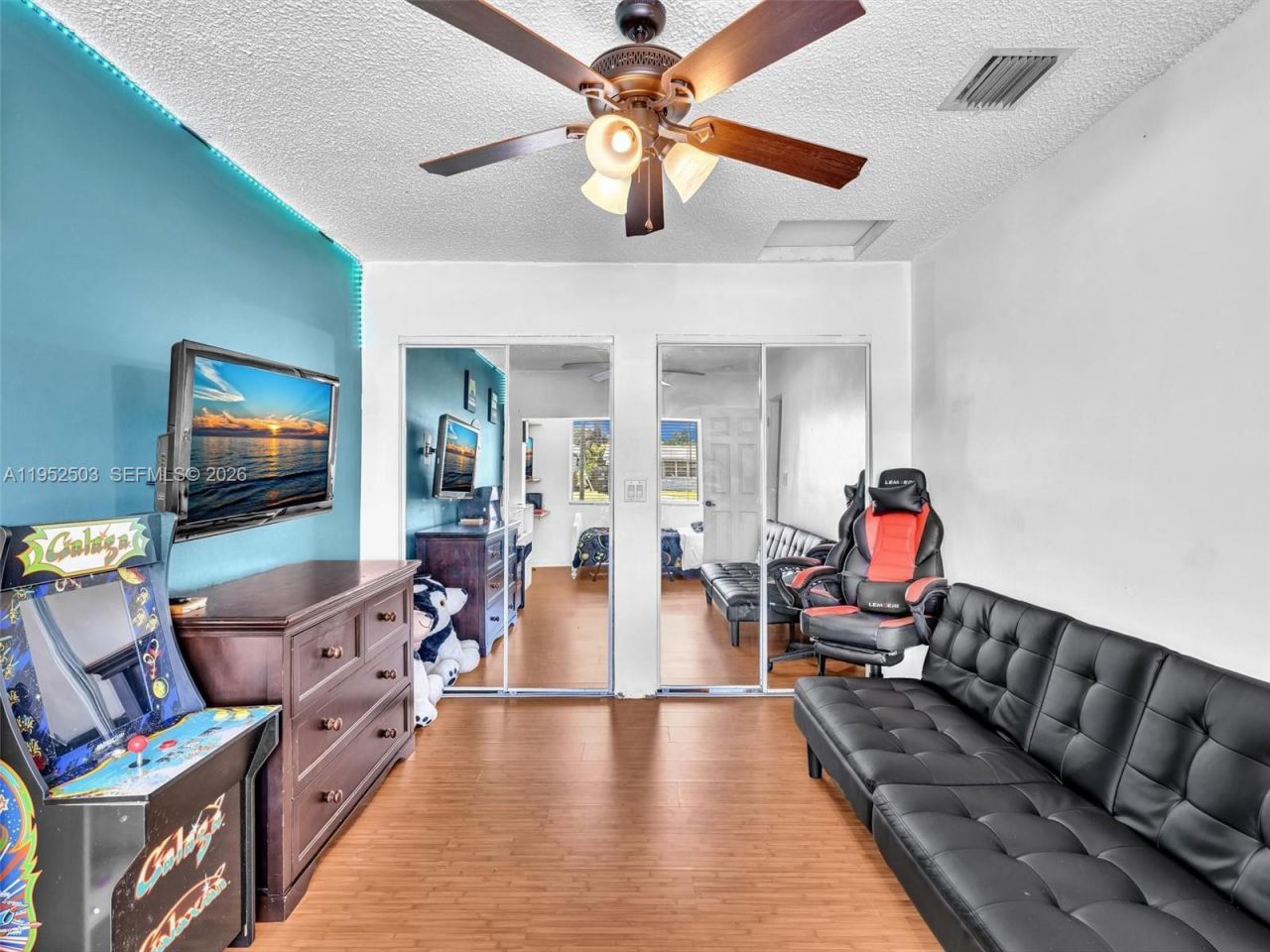 8581 NW 15th Ct, Pembroke Pines, FL 33024 Photo