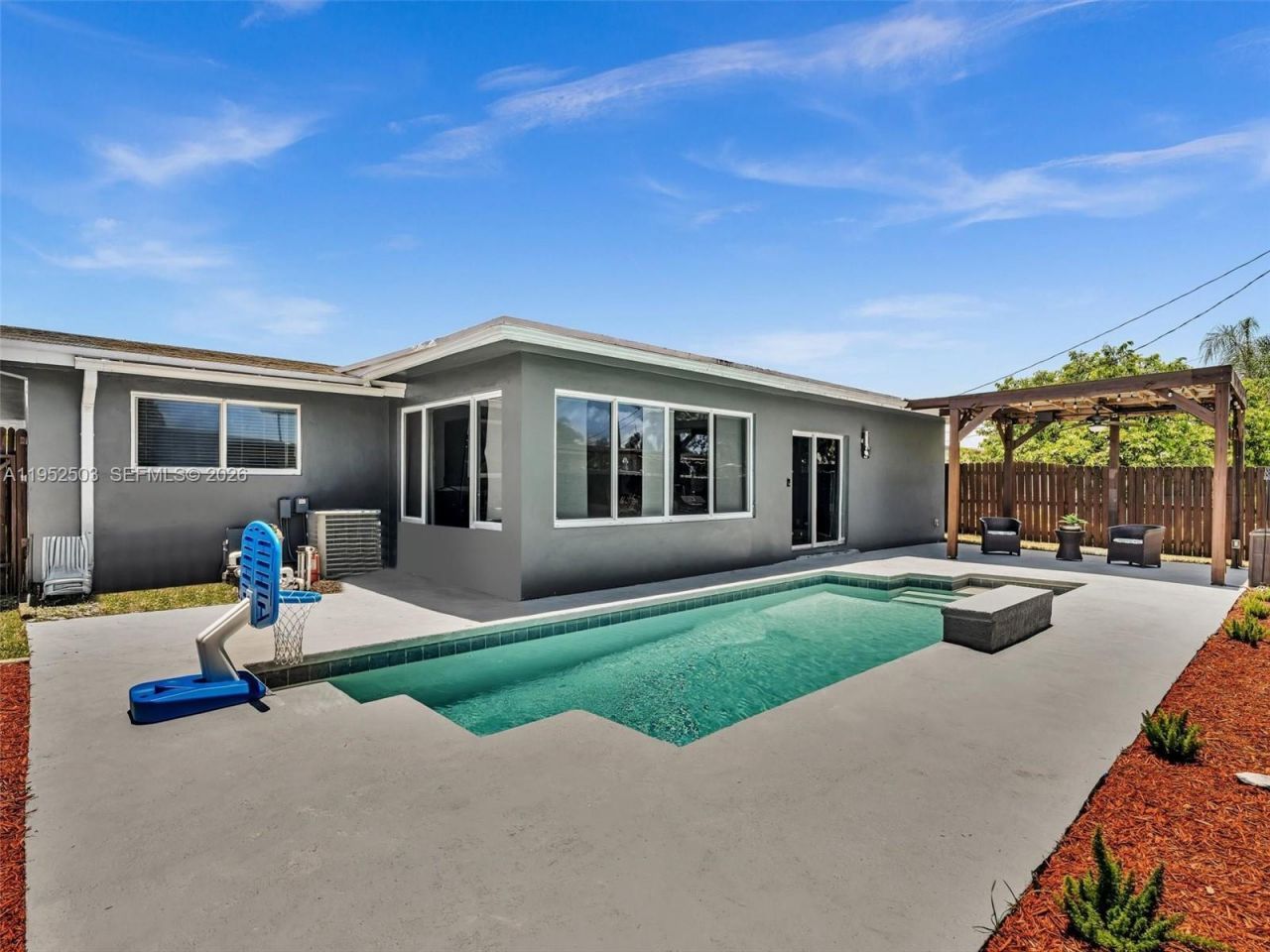 8581 NW 15th Ct, Pembroke Pines, FL 33024 Photo