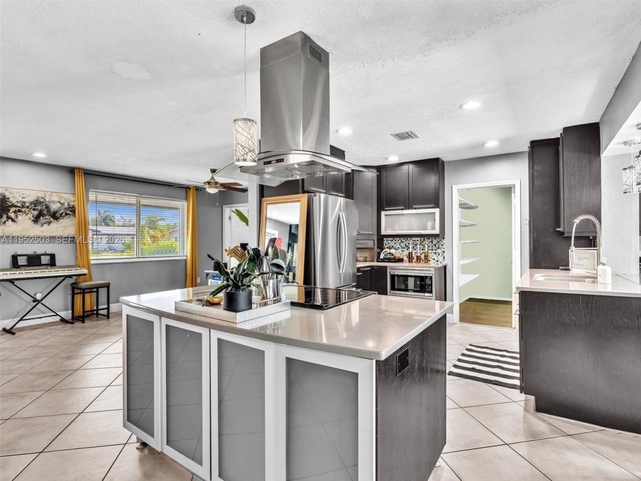 8581 NW 15th Ct, Pembroke Pines, FL 33024 Photo