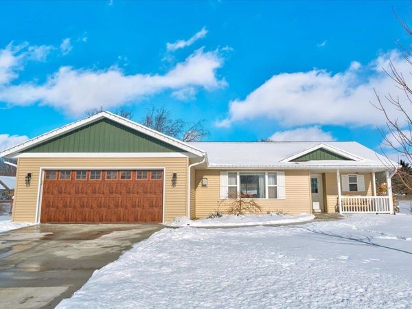 652 E Countryside Drive, Evansville, WI 53536