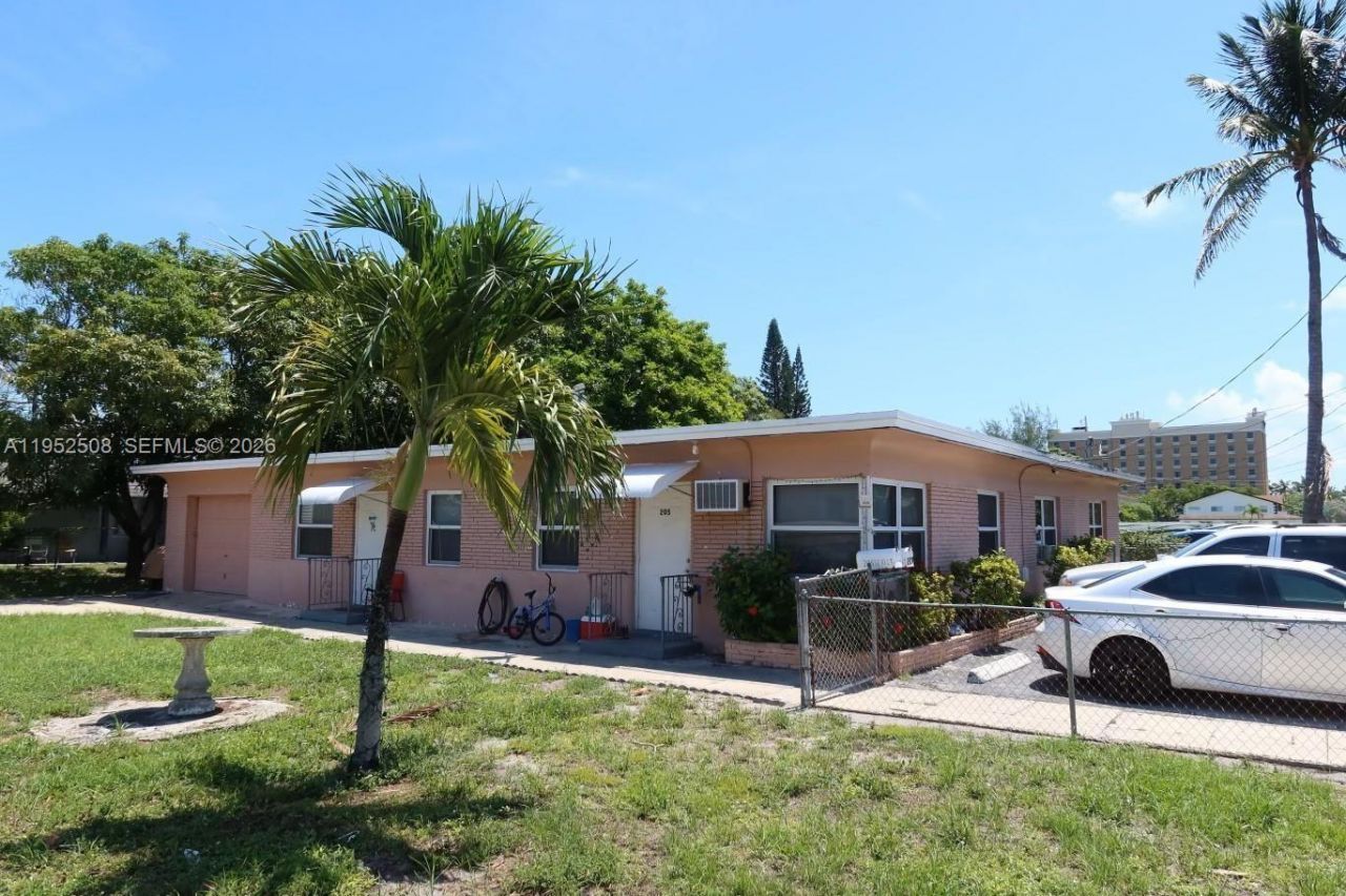 205 SE 10th St, Hallandale Beach, FL 33009 Photo