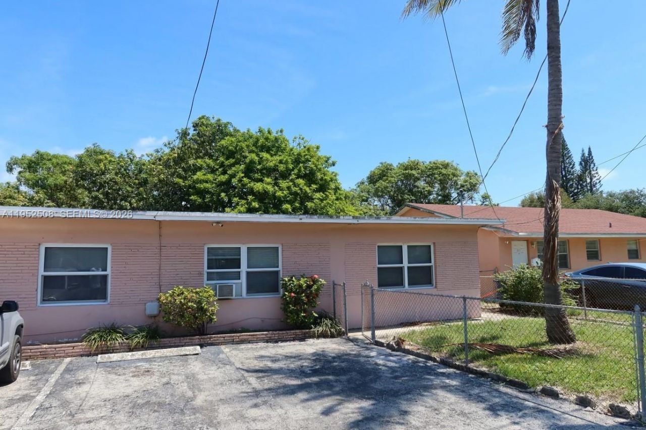 205 SE 10th St, Hallandale Beach, FL 33009 Photo