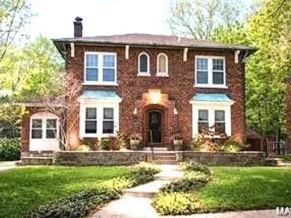 421 West Point Court, University City, MO 63130