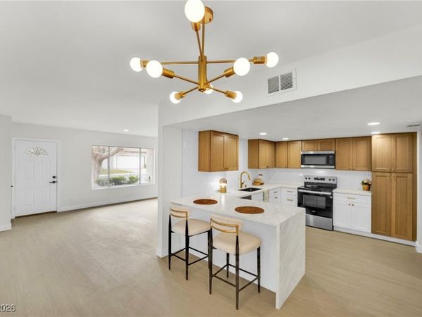 3376 Knollwood Court, Las Vegas, NV 89121