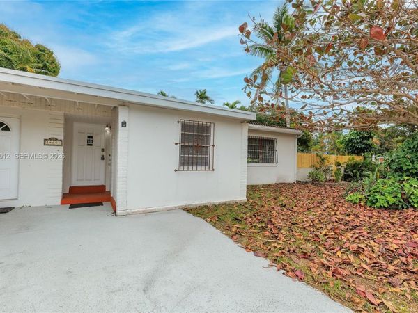 14601 NW 10th Ave, Miami, FL 33168