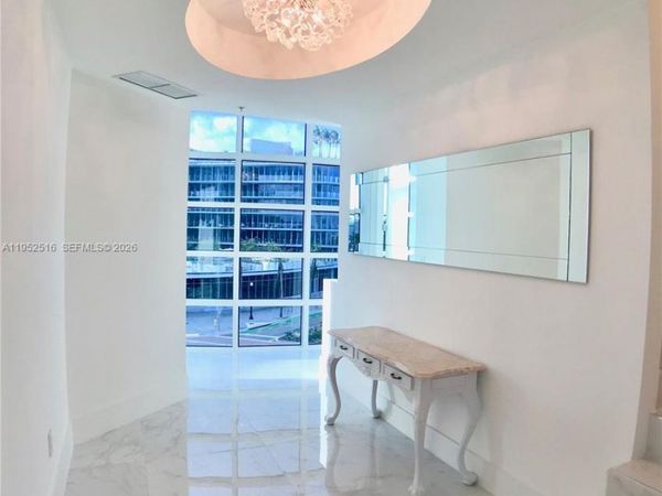 50 S Pointe Dr, Unit LOFT4, Miami Beach, FL 33139