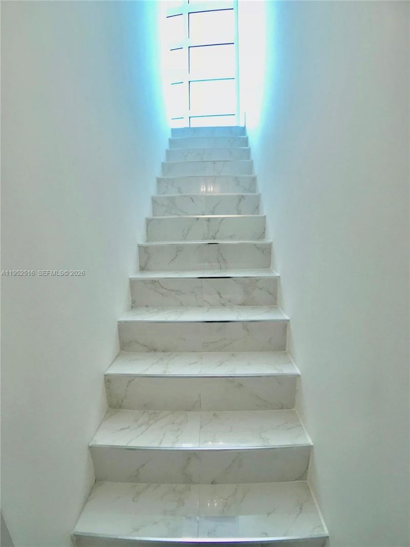 50 S Pointe Dr, Unit LOFT4, Miami Beach, FL 33139 Photo