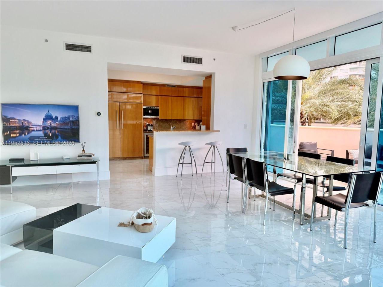 50 S Pointe Dr, Unit LOFT4, Miami Beach, FL 33139 Photo