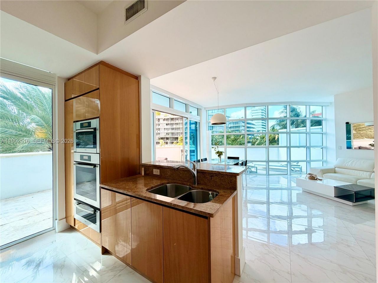 50 S Pointe Dr, Unit LOFT4, Miami Beach, FL 33139 Photo