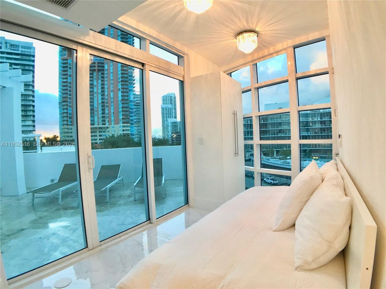 50 S Pointe Dr, Unit LOFT4, Miami Beach, FL 33139 Photo