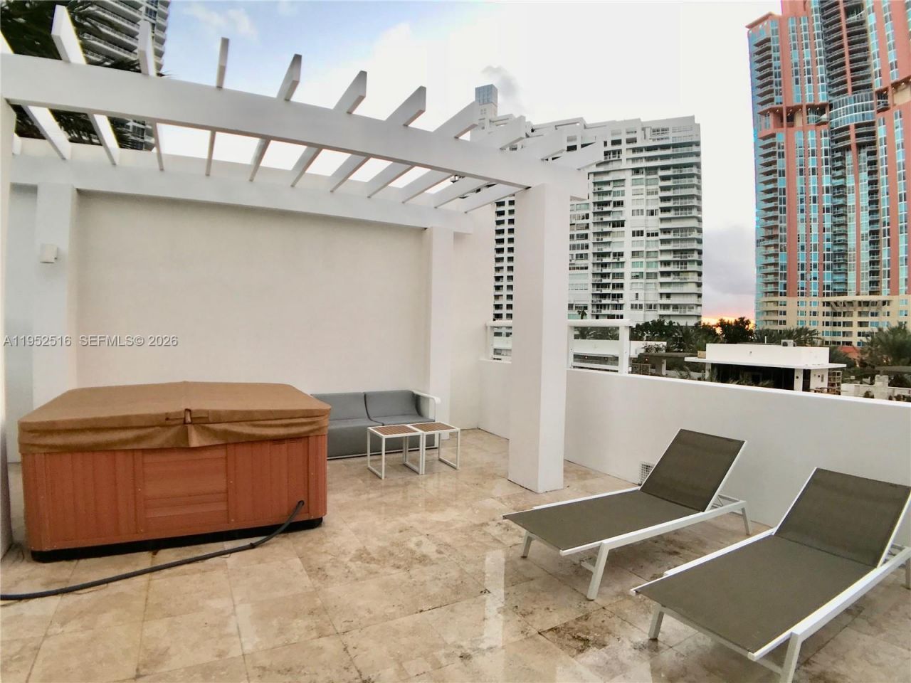 50 S Pointe Dr, Unit LOFT4, Miami Beach, FL 33139 Photo