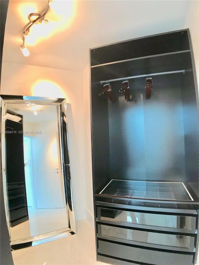 50 S Pointe Dr, Unit LOFT4, Miami Beach, FL 33139 Photo