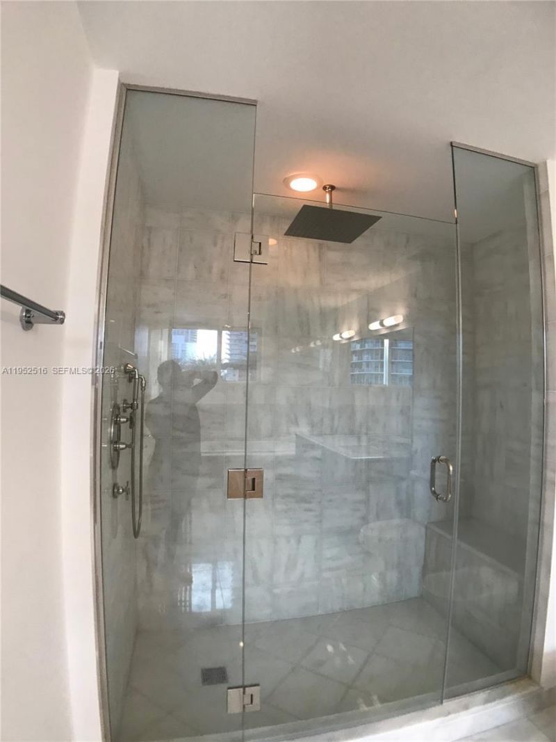 50 S Pointe Dr, Unit LOFT4, Miami Beach, FL 33139 Photo