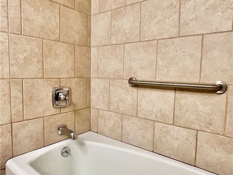 12550 Lake Avenue, Unit 904, Lakewood, OH 44107 Photo 32