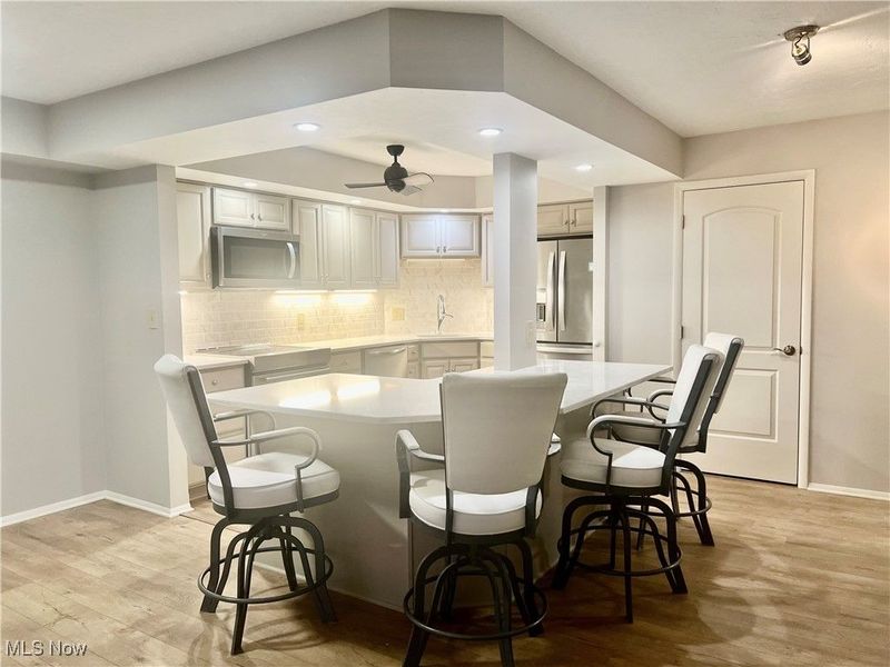 12550 Lake Avenue, Unit 904, Lakewood, OH 44107 Photo 8