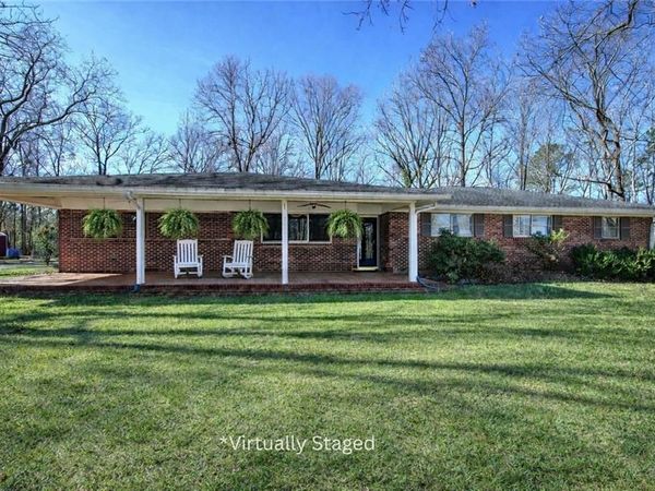 16 Summit Drive SE, Lindale, GA 30147
