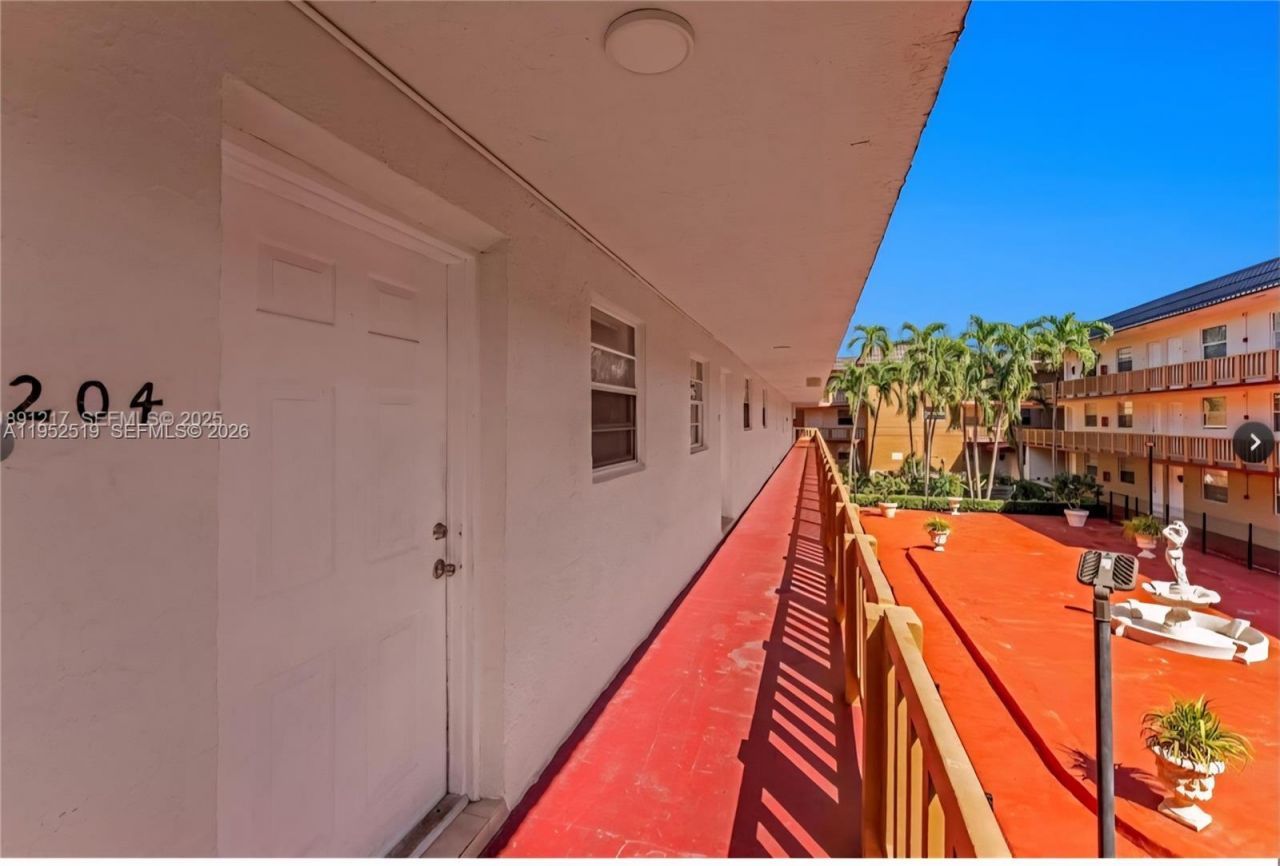 4655 Palm Ave , Unit 204, Hialeah, FL 33012 Photo