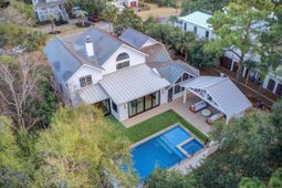 2918 Middle Street photo 4