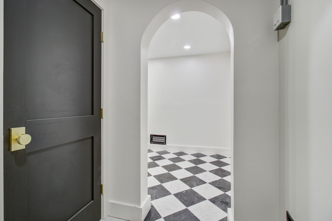 2918 Middle Street Photo 57