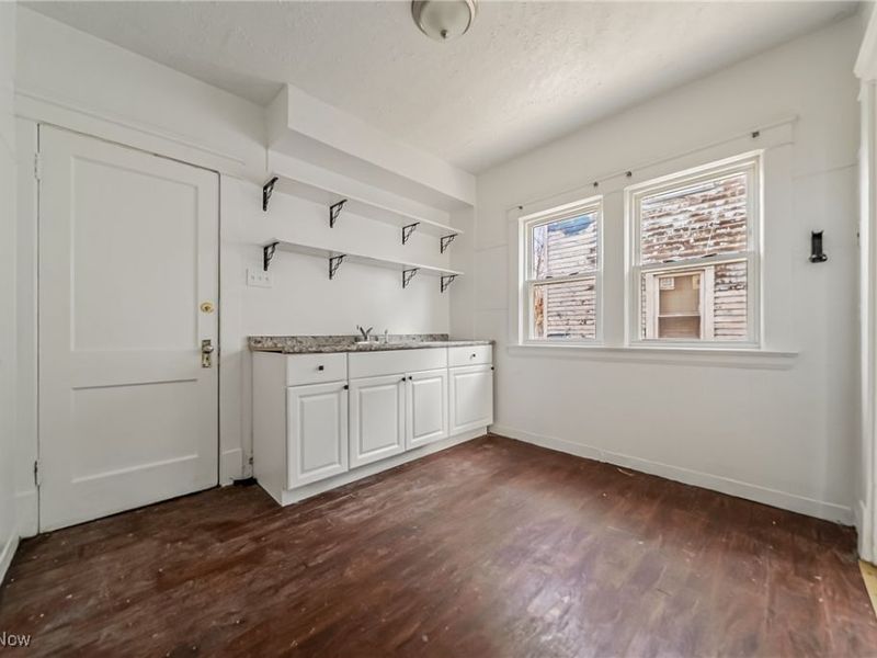 12521 Locke Avenue, Cleveland, OH 44108 Photo 11