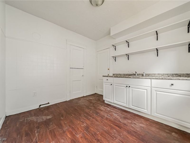 12521 Locke Avenue, Cleveland, OH 44108 Photo 12