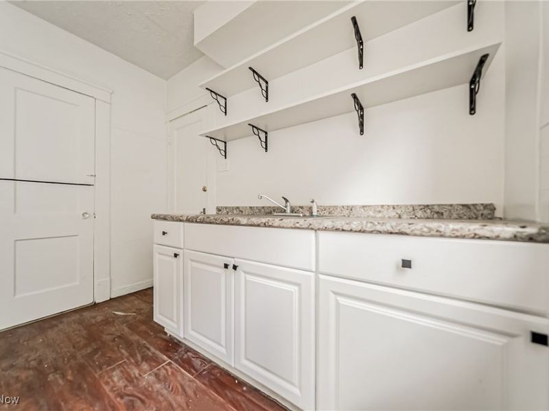 12521 Locke Avenue, Cleveland, OH 44108 Photo 13