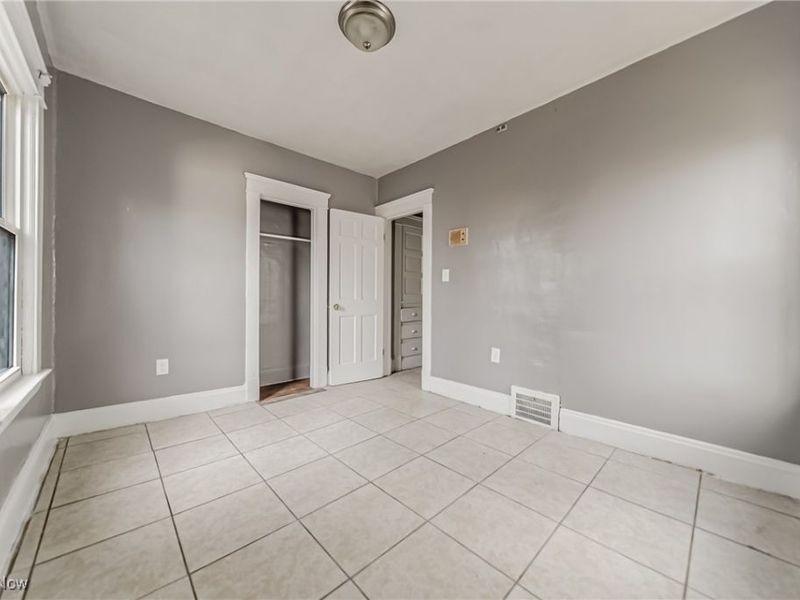 12521 Locke Avenue, Cleveland, OH 44108 Photo 16