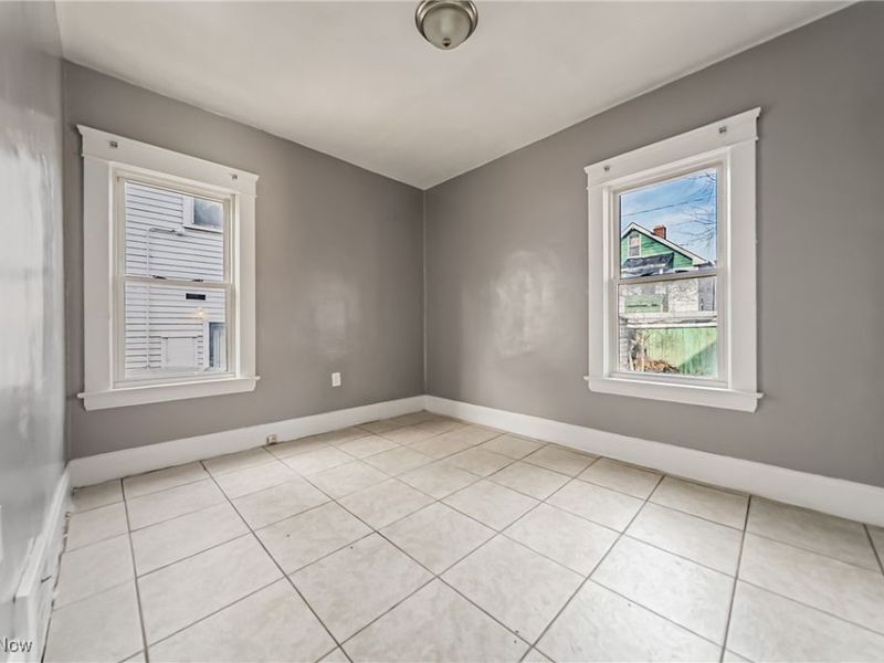 12521 Locke Avenue, Cleveland, OH 44108 Photo 17