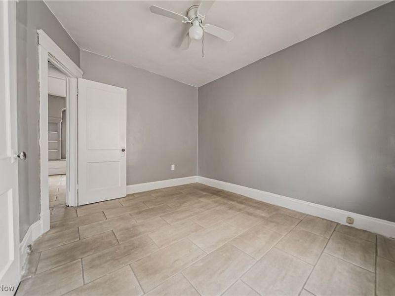 12521 Locke Avenue, Cleveland, OH 44108 Photo 31