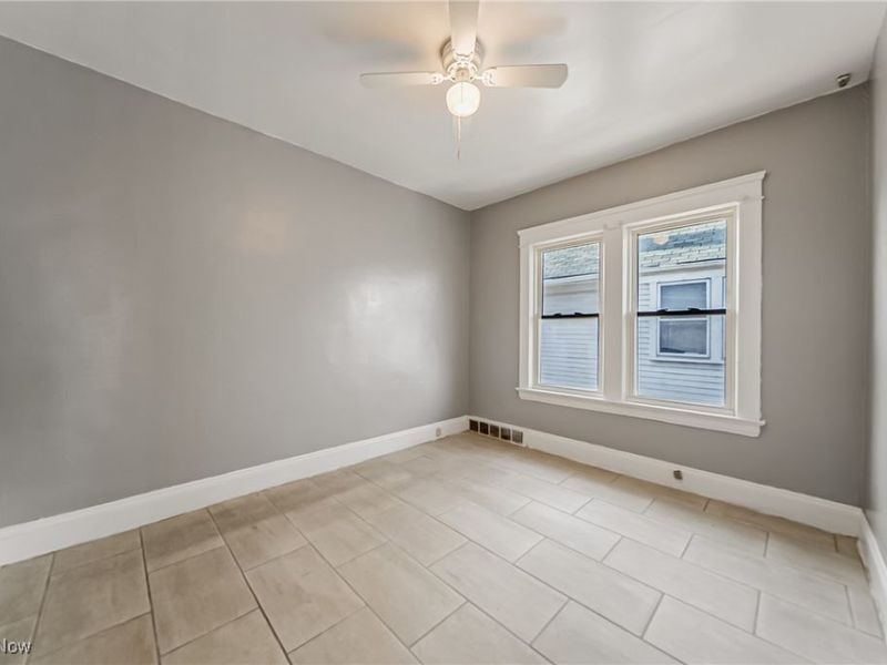 12521 Locke Avenue, Cleveland, OH 44108 Photo 35