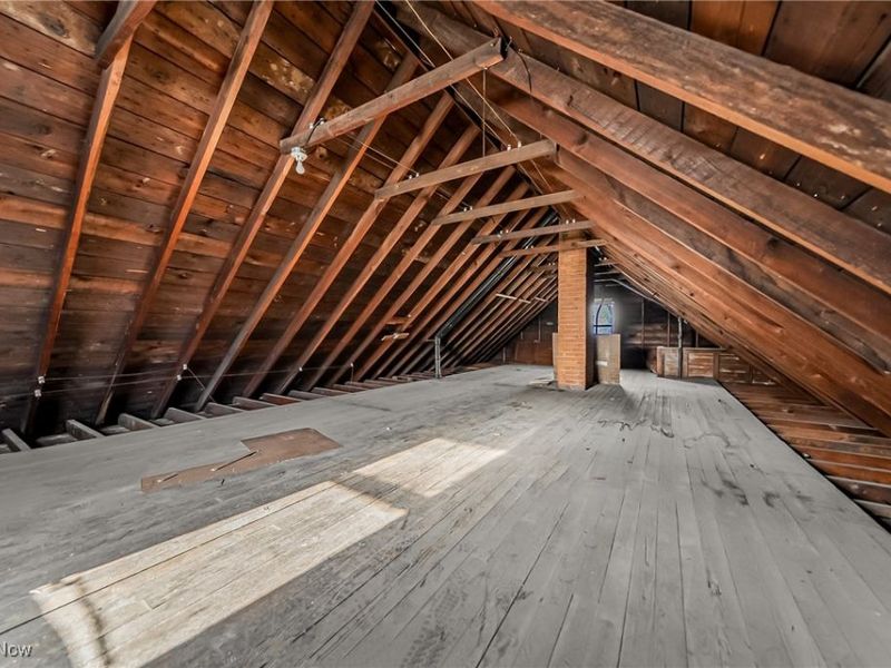 12521 Locke Avenue, Cleveland, OH 44108 Photo 39