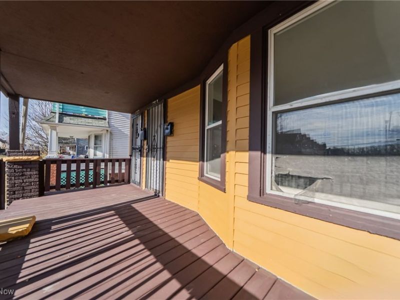 12521 Locke Avenue, Cleveland, OH 44108 Photo 4